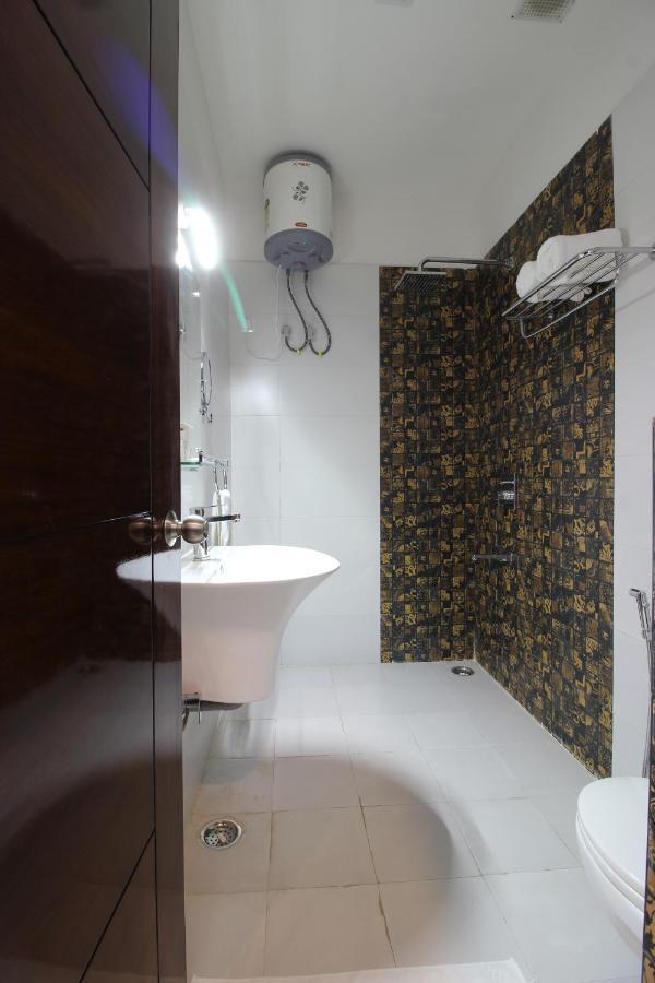 Hotel K11 Haldwani Bagian luar foto